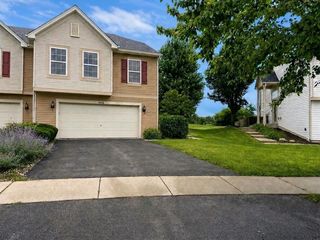 8416 Redbud Ct, Wonder Lake, IL 60097