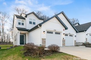 2368 Watertown Way, Grand Rapids, MI 49505