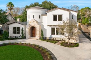 817 Garraty Rd, Terrell Hills, TX 78209
