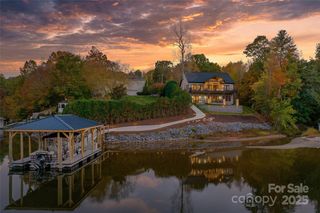 6233 Riviera Run Estates Dr, Hickory, NC 28601