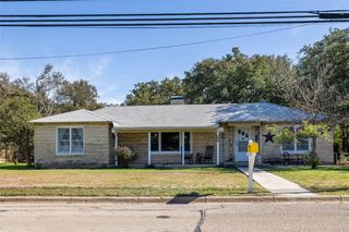 1504 Phillips Dr, Brownwood, TX 76801