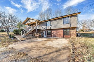 2005 S 22 Avenue, Ozark, MO 65721