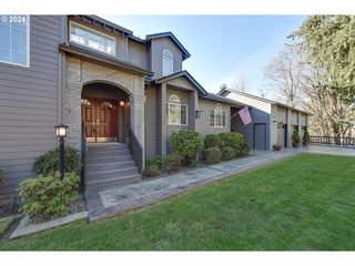 9885 SE Tower Dr, Damascus, OR 97089