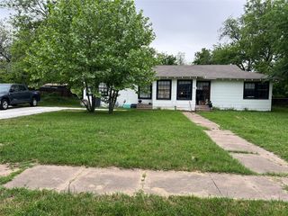 304 Williams Ave, Cleburne, TX 76033