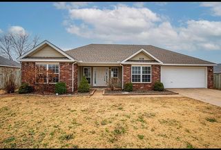 518 Topaz St, Lowell, AR 72745