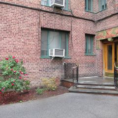 1686 Metropolitan Ave, Bronx, NY 10462