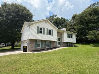 20 Stanley Pkwy, Ringgold, GA 30736