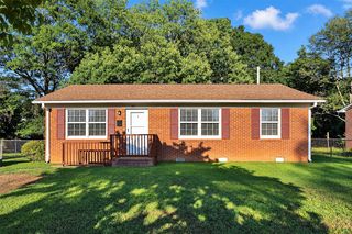 308 S  Pine St, Dallas, NC 28034