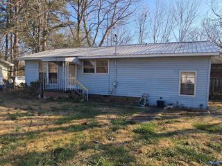 500 4th St NE, Arab, AL 35016