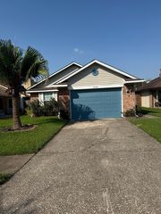 11631 Gullwood Dr, Houston, TX 77089
