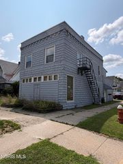 1302 Kelsey Ave, Toledo, OH 43605