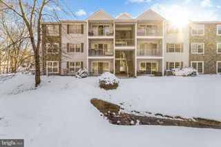 30 Holly Ct, Hamilton, NJ 08619