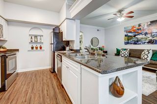 1615 Hermann Dr #2103239, Houston, TX 77004