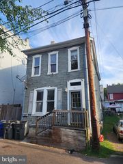 351 Union Aly, Pottstown, PA 19464