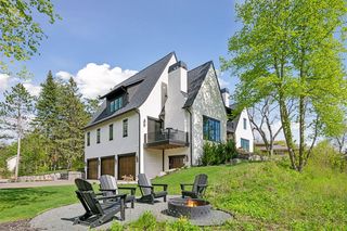20325 Manor Rd, Shorewood, MN 55331