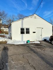 37 Wakefield St #6, West Warwick, RI 02893