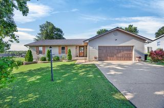 220 Bonnie Drive, Lebanon, MO 65536