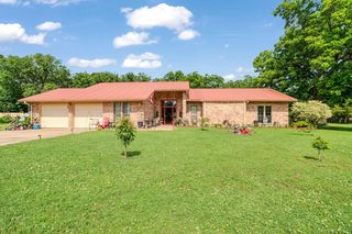 203 1st St NW, Detroit, TX 75436
