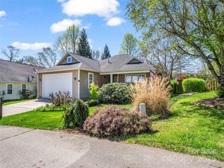27 Cotton Creek Cir, Black Mountain, NC 28711