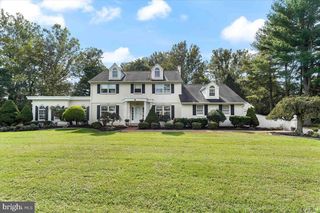 120 Riverside Dr, Elkton, MD 21921