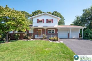 2530 Rosewood Dr, Bethlehem, PA 18017