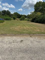 N  Caldwell St, Giddings, TX 78942