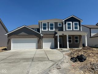 180 Ames Dr, Whiteland, IN 46184