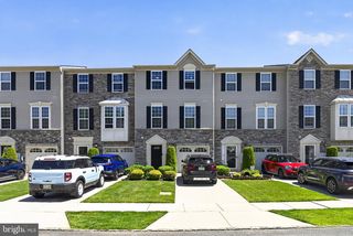 31 VILLAGE GREEN LANE, Sicklerville, NJ 08081