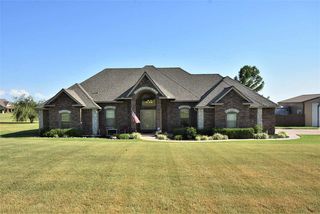 439 NE Sunset Dr, Elgin, OK 73538