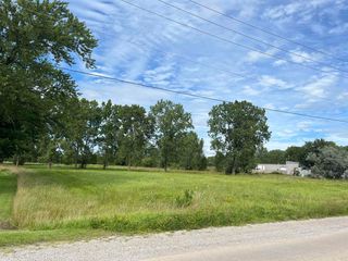 Degurse Ave, Marine City, MI 48039