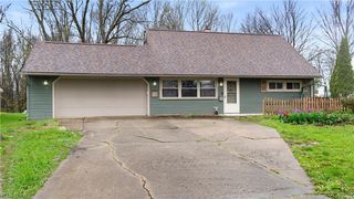 4251 Woodmere Dr, Youngstown, OH 44515