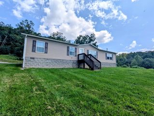 5404 Coles Rd, Elliston, VA 24087