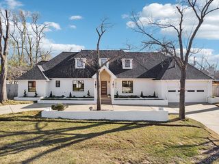 2916 E  57th Pl, Tulsa, OK 74105