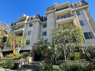 11660 Mayfield Ave #306, Los Angeles, CA 90049