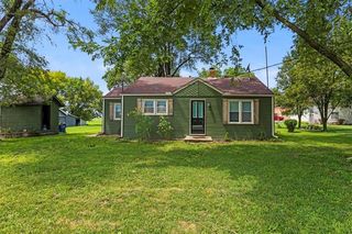 104 4th St, Winchester, KS 66097
