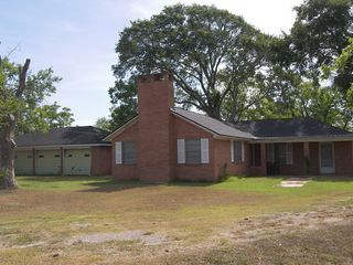 1027 FM 155, Weimar, TX 78962