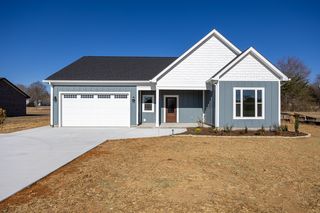 1507 Old Estill Springs Rd, Tullahoma, TN 37388