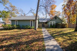 803 N  42nd St, Rogers, AR 72756
