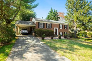 6 Grovepoint Ct, Rockville, MD 20854