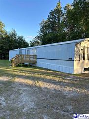 1233 E  Old Camden Rd, Hartsville, SC 29550