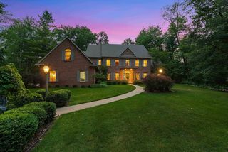 2537 Wyndrush Dr, Suamico, WI 54173