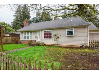 1441 N  14th St, Coos Bay, OR 97420