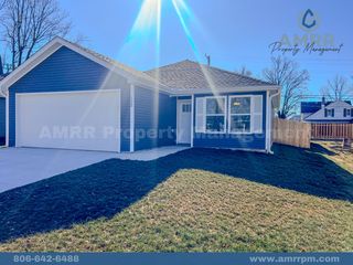 125 E  Hall St, Carterville, MO 64835