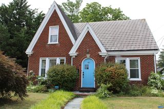 307 Florence Ave, Waynesboro, VA 22980