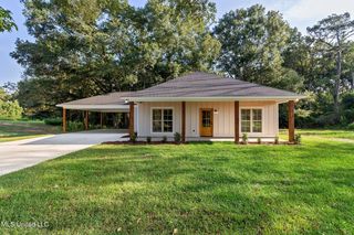 629 Shirley Sanford Rd, Seminary, MS 39479