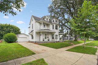 605 C Ave, Grundy Center, IA 50638
