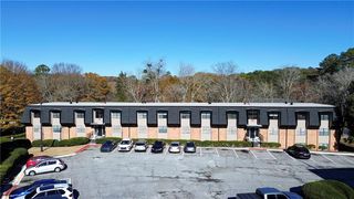 375 Winding River Dr, Sandy Springs, GA 30350