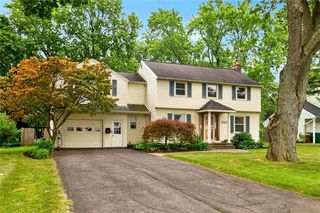40 Evandale Rd, Rochester, NY 14618