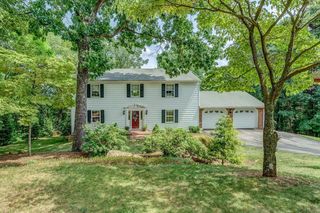 2704 Summit Ridge Rd, Roanoke, VA 24012