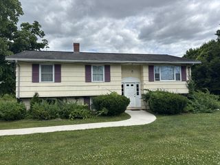 293 Russell St #C, Hadley, MA 01035